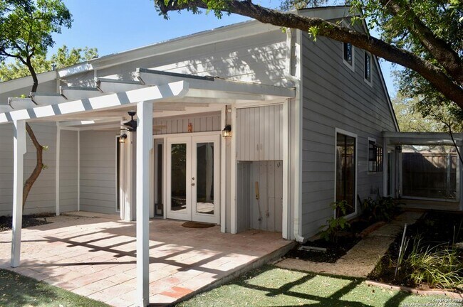 Building Photo - 11830 Button Willow Cove