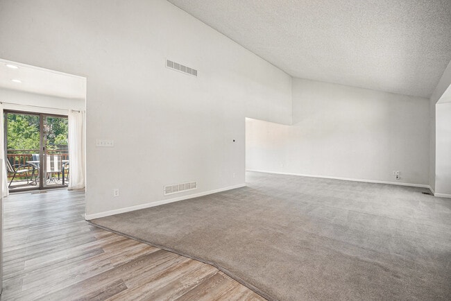 Building Photo - 7407 E Long Cir