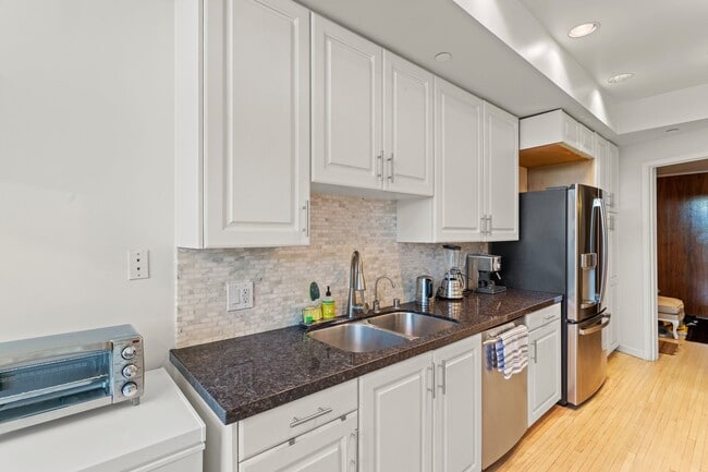 Building Photo - 200 N Swall Dr