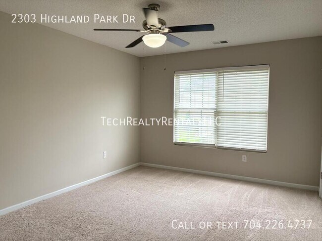 Building Photo - 2303 Highland Park Dr