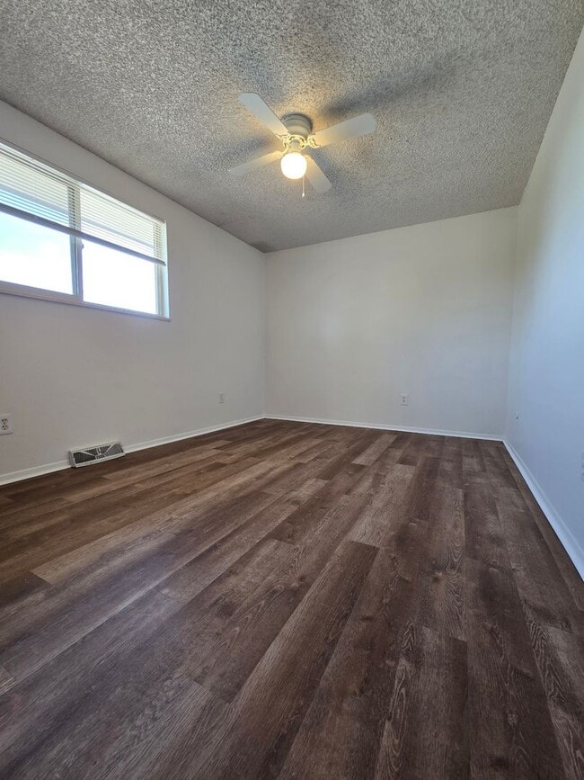 Building Photo - Duplex in Country setting! New paint and Flooring!