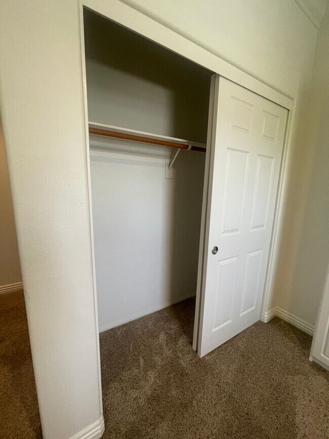 Building Photo - Welcome to your dream home in the heart of Tustin 92782!