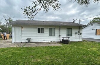 Building Photo - 802 St Thomas Ln
