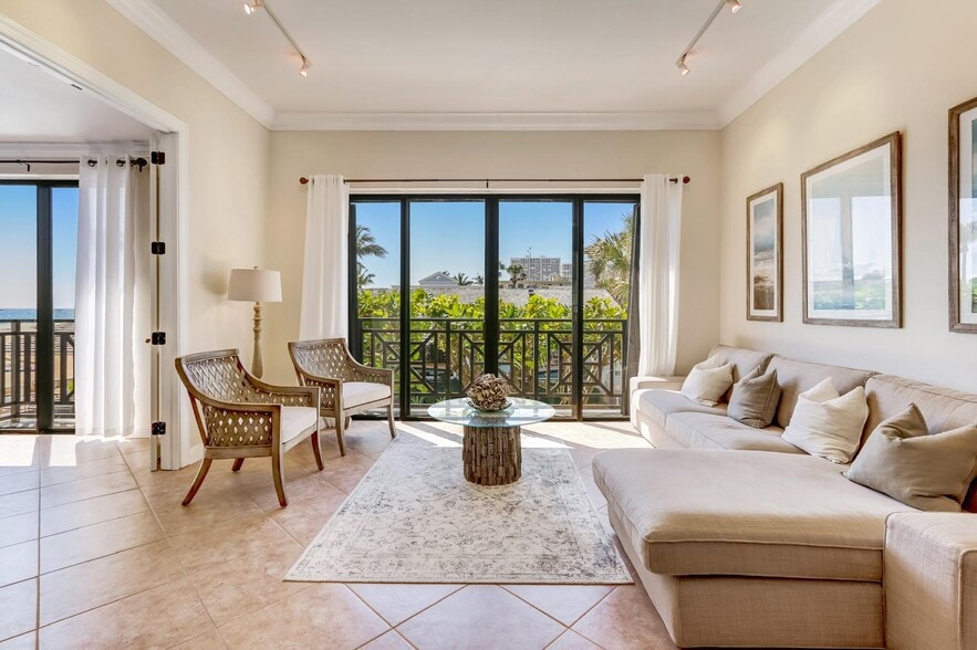 Primary Photo - 1604 S Ocean Ln