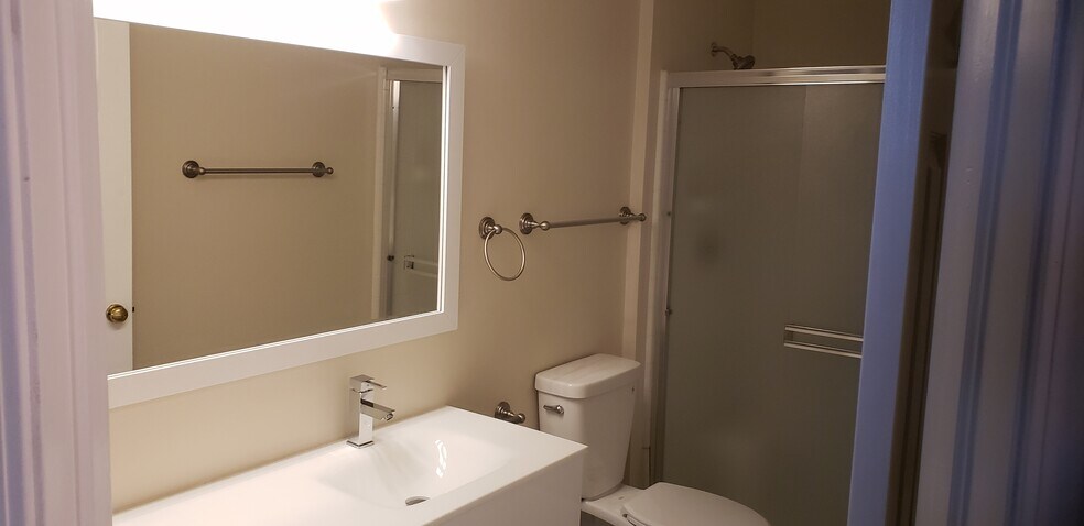 Building Photo - 9030 W Heathwood Cir