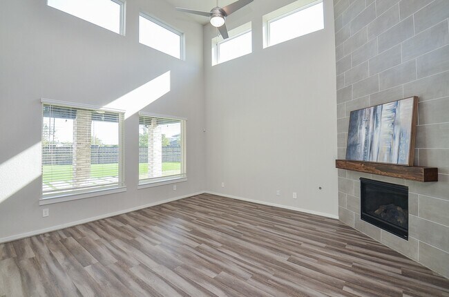 Building Photo - 28402 Eli Eagle St