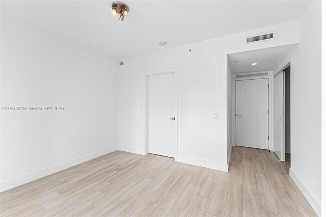 Building Photo - 1080 Brickell Ave