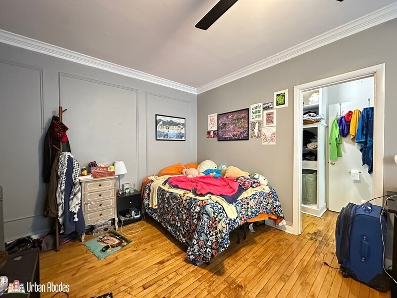 Building Photo - 5517 N Kenmore Ave