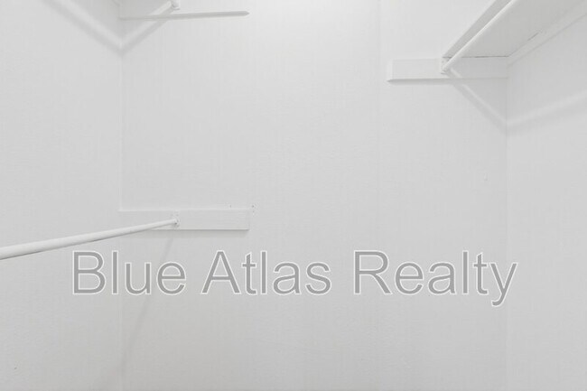 Building Photo - 2713 Wimbledon Ct