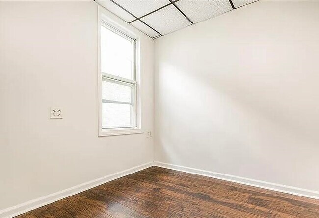 Building Photo - 385 Princeton Ave