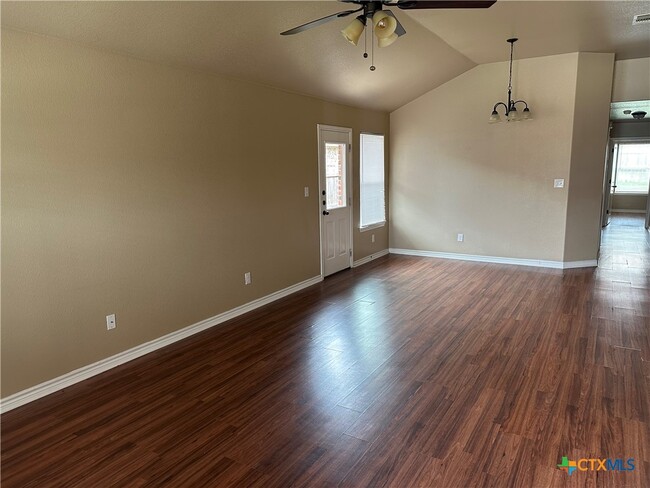 Building Photo - 1112 Grace Point Dr