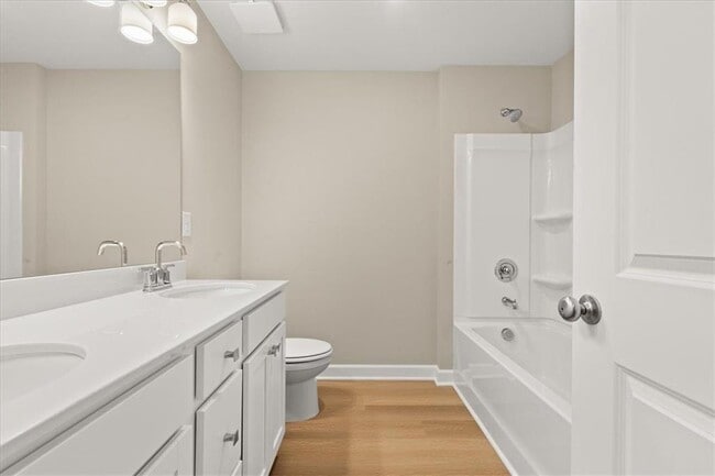 Building Photo - 4561 Moray Dr