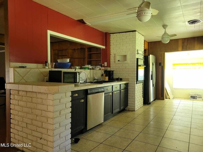 Building Photo - 5809 Washington Ave