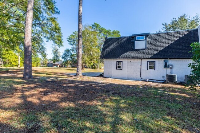 Building Photo - 185 El Pinto