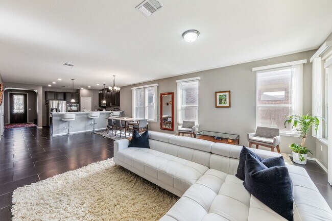 Building Photo - 12600 Lucida Ln