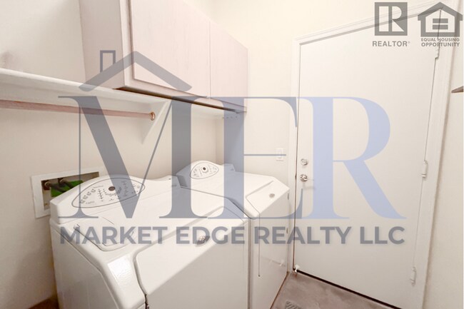 Building Photo - 4Bed/2Bath Furnished Home at Monroe/87th A...