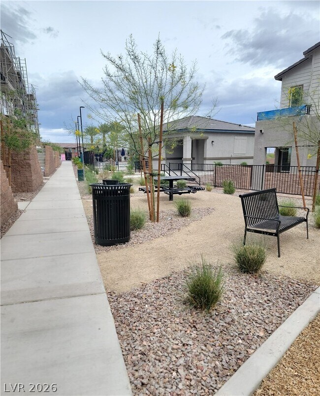 Building Photo - 1524 Maya Xing Ave