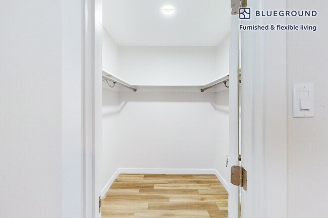 Building Photo - 407 N Broadway