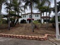 Building Photo - Custom Estate