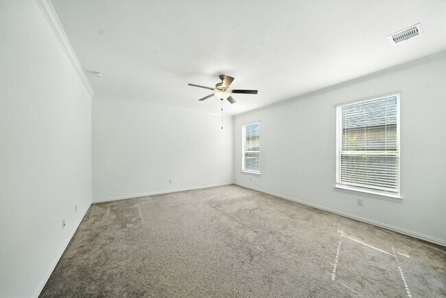 Building Photo - 15011 Old Horseshoe Lake Dr