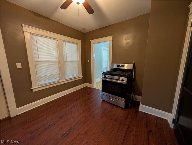 Building Photo - 1560 Coutant Ave