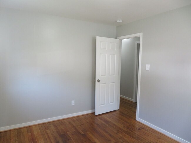 Building Photo - Hopewell