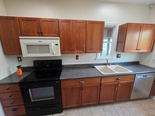 Building Photo - LOOK AT THIS 3 BR GEM WITH A BASEMENT UNDE...