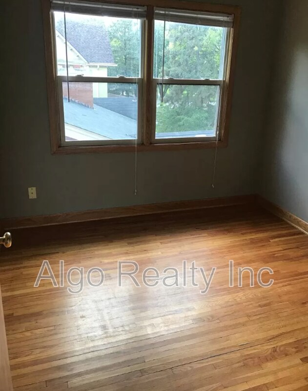 Building Photo - 2419 Plymouth Ave N