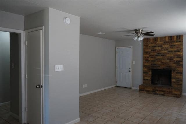 Building Photo - 2405 Ventura Dr