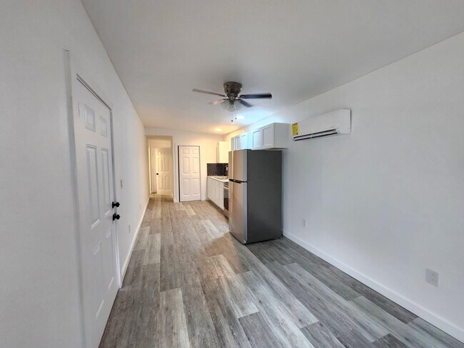 Building Photo - 1546 Moonflower St