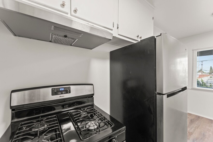 Building Photo - 7015 8th Ave