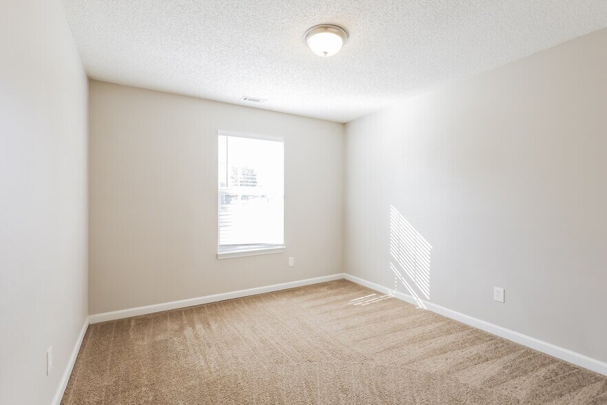 Building Photo - 503 Bentley Way