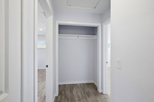 Building Photo - Centrally Located Property!