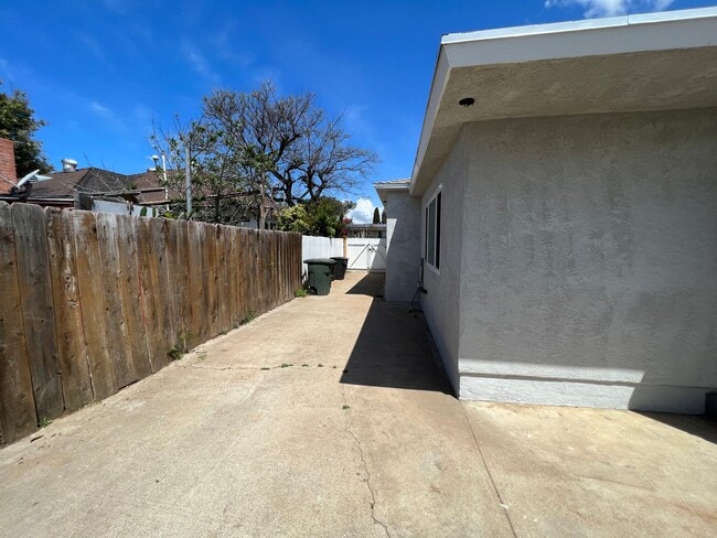 Building Photo - Spacious Remodeled 4 Bedroom/3 bath Home with Bonus Room