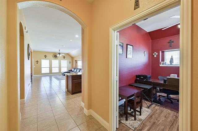 Building Photo - 1108 Longhorn Drive