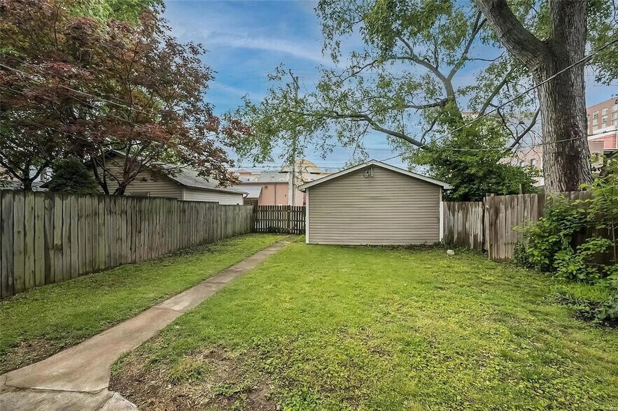 Building Photo - 6114 Washington Blvd