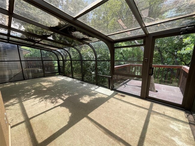 Building Photo - 6614 Hart Ln