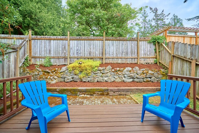 Building Photo - Delightful 3 bedroom home near Matthews Be...