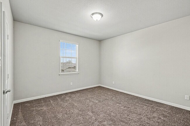 Building Photo - 613 Dunster Ln