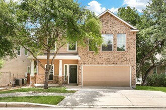 Building Photo - Beautiful 3 Bedroom 2 1/2 in trophy ridge