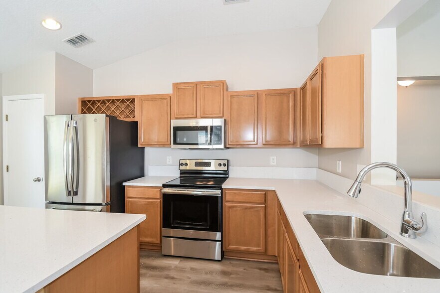 Building Photo - 11732 Silver Hill Dr