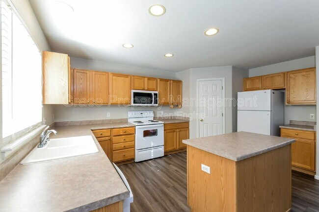 Building Photo - 10580 Garfield St