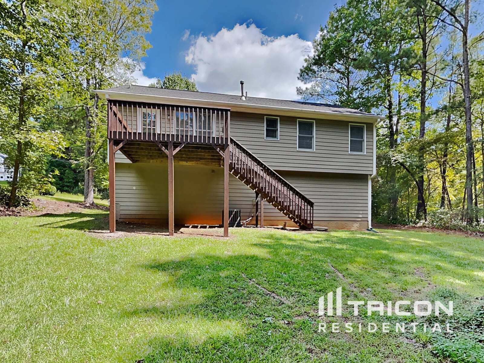 Building Photo - 1753 Independence Dr