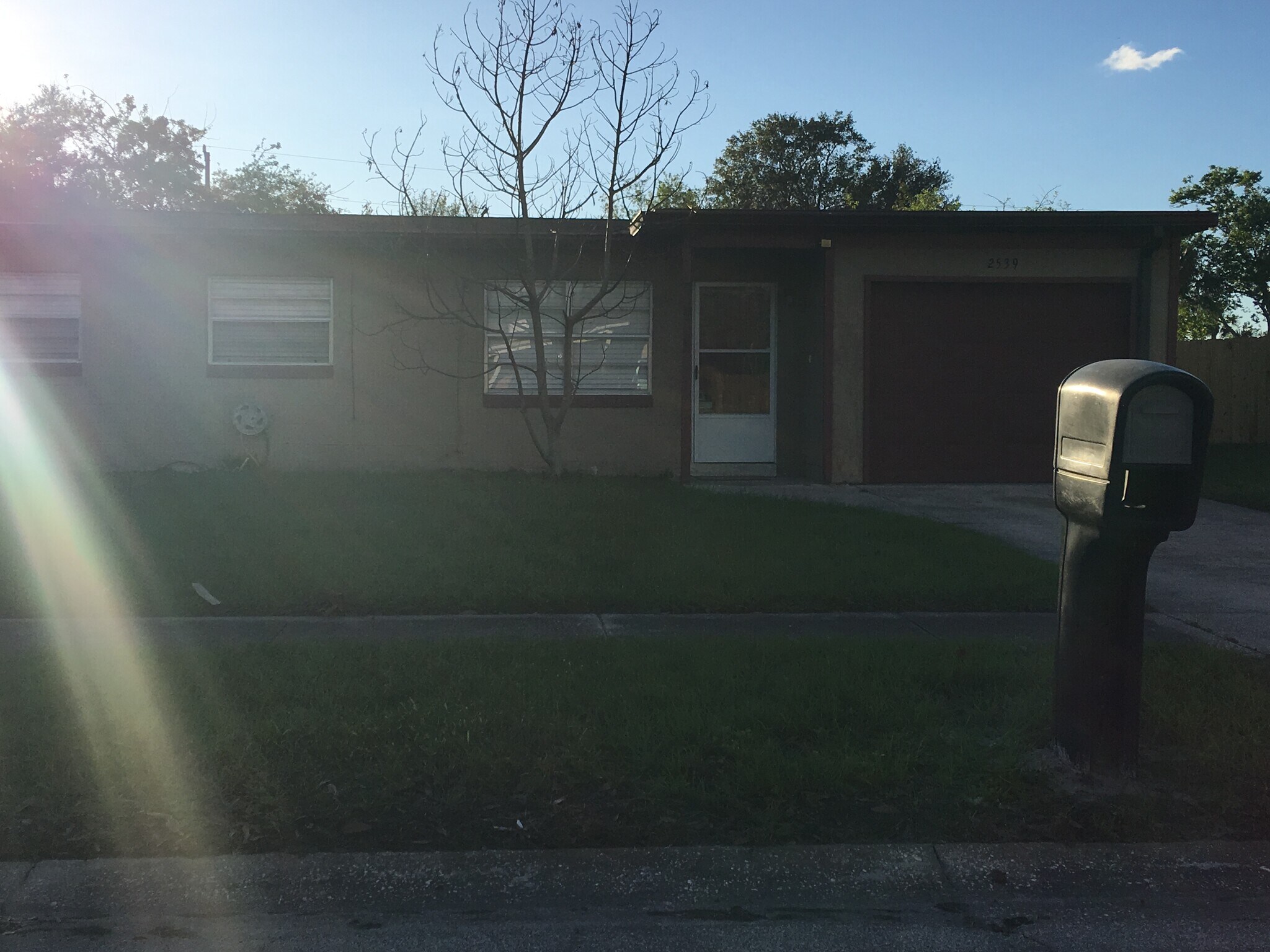 Building Photo - 2539 Stratford Dr