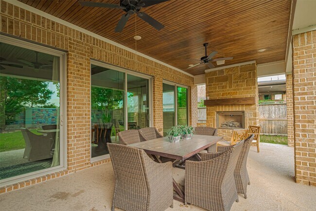 Building Photo - 2418 Sandhill Crest Ln