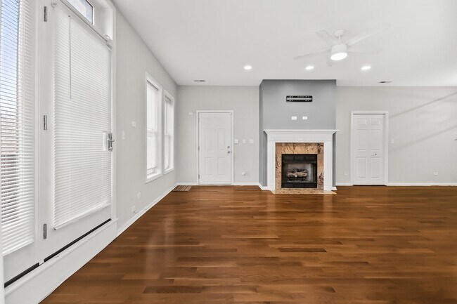 Building Photo - 3986 S Drexel Blvd