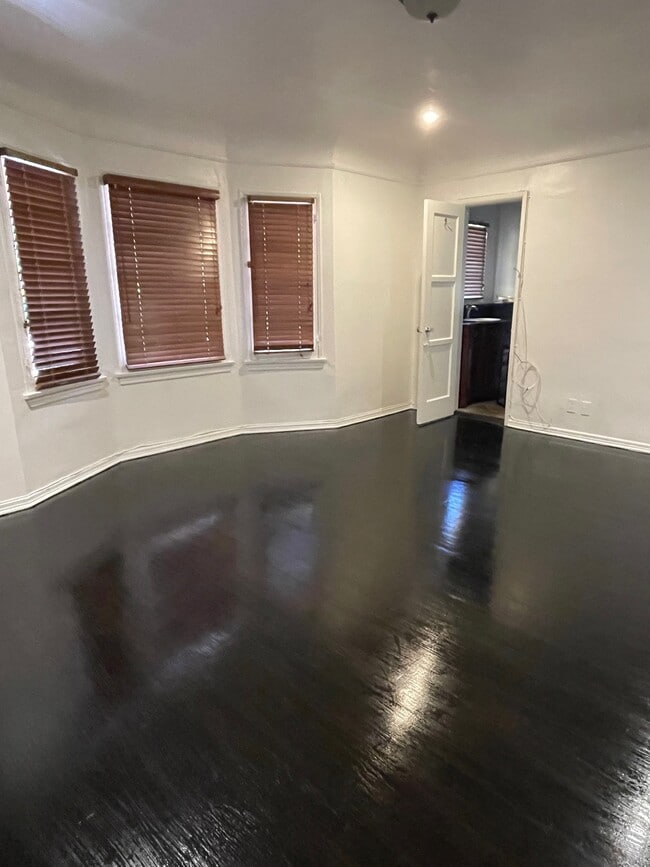 Primary Bedroom - 835 S Holt Ave