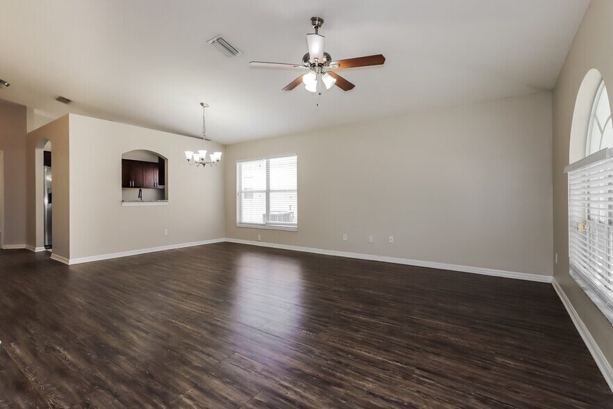 Building Photo - 1720 Mosaic Forest Dr