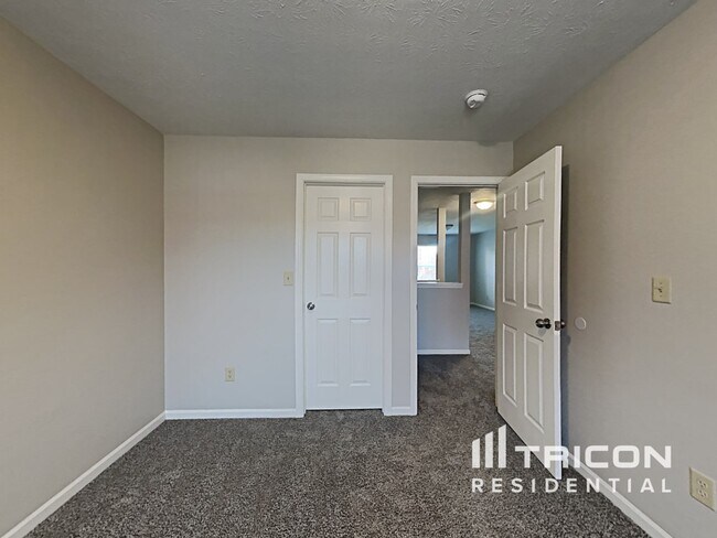 Building Photo - 114 Thistle Wood Dr