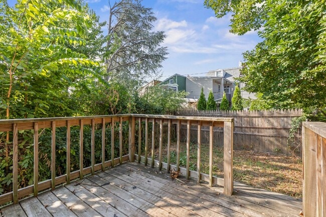 Building Photo - Spacious 4 Bedroom Single Family on Susquehanna St with Off Street Parking